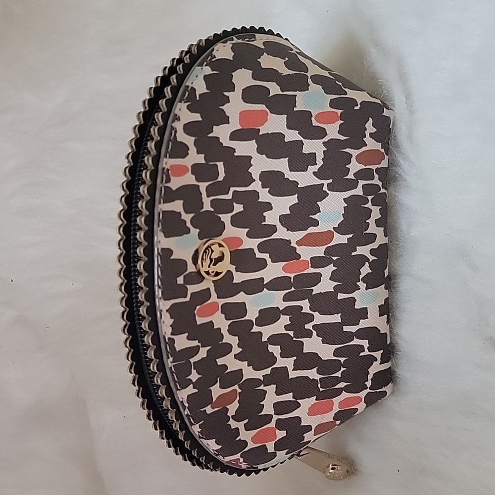 SPARTINA Retreat Clam Shape Gray Scallop Edge Zip Boho Make Up Beauty Travel Bag